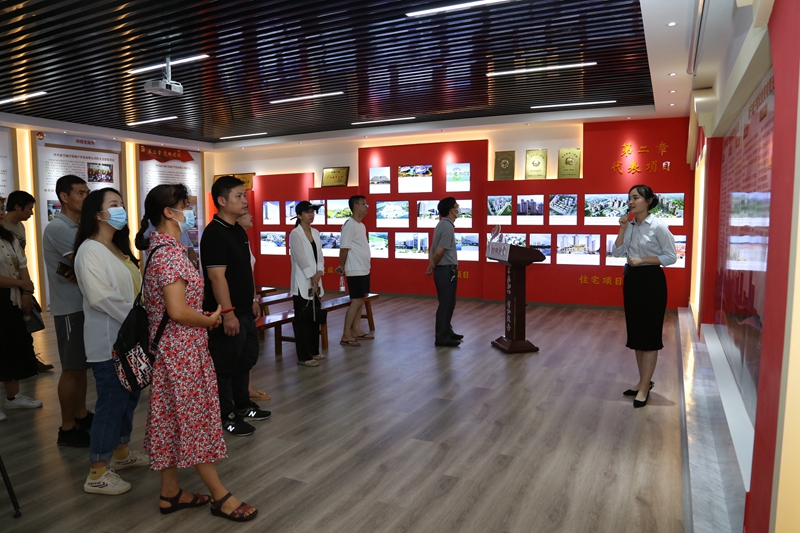 业主代表参观优游国际青运村党性教育基地.JPG